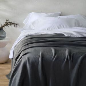 Open Box - Casaluna - Full/Queen Rayon from Bamboo Matelasse Blanket Dar Gray